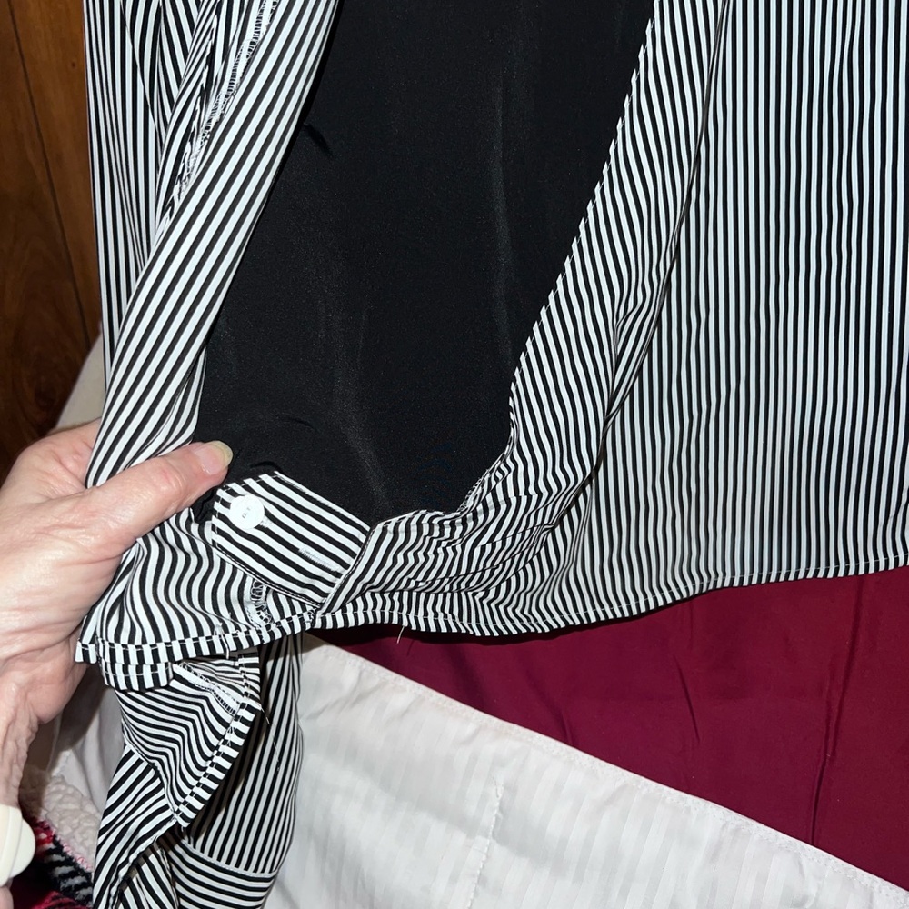 IMPRESSIONS LADIES TOP SIZE M - Picture 2 of 5